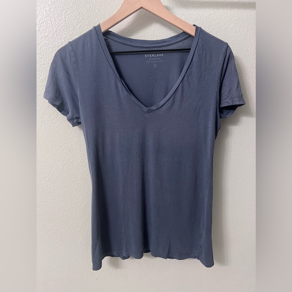 Everlane Women’s V-Neck Supima Cotton Tshirt Blue Small